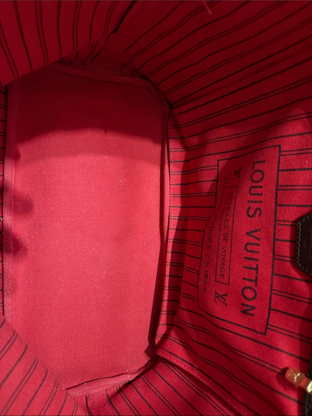 Louis Vuitton Brown Damier Ebene Tote with Red Lining MM - Picture 12 of 17